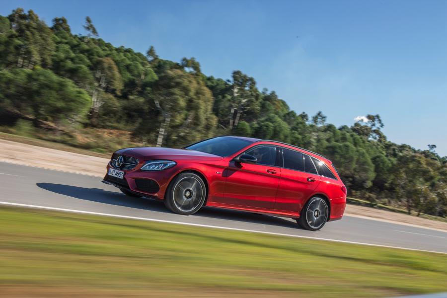  Mercedes-Benz C450 AMG Sport Estate 2015 года  (фото 26 из 27)